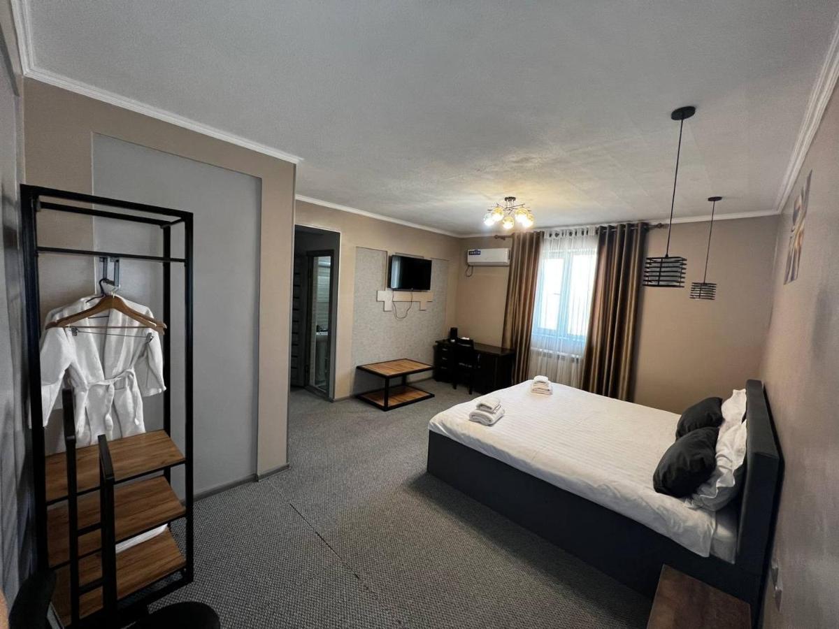 Ave Hotel Osh Εξωτερικό φωτογραφία