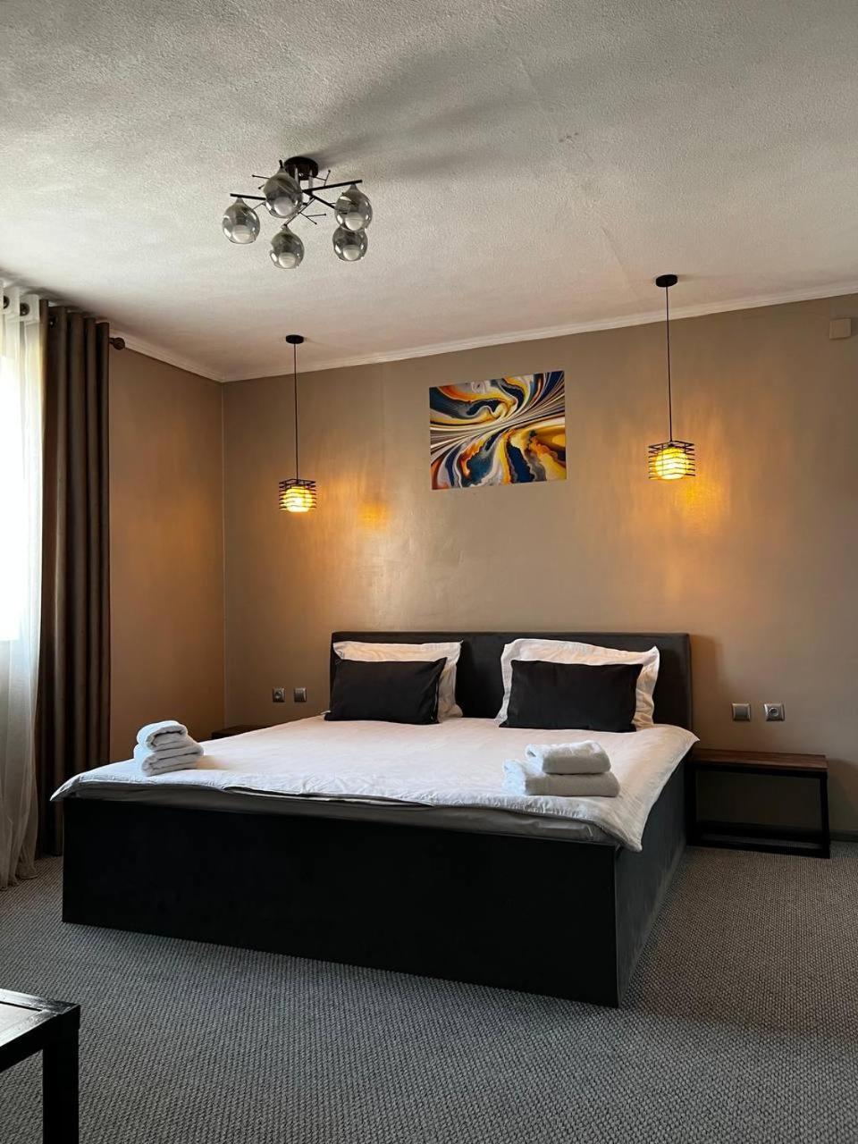 Ave Hotel Osh Εξωτερικό φωτογραφία